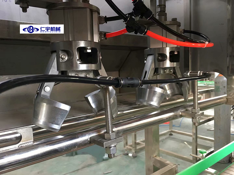 桶装水灌装设备的拔盖机不好好工作怎么办?